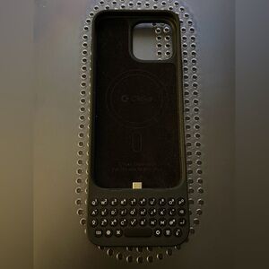 Clicks Keyboard for Apple iPhone 16 Pro Max - Onyx